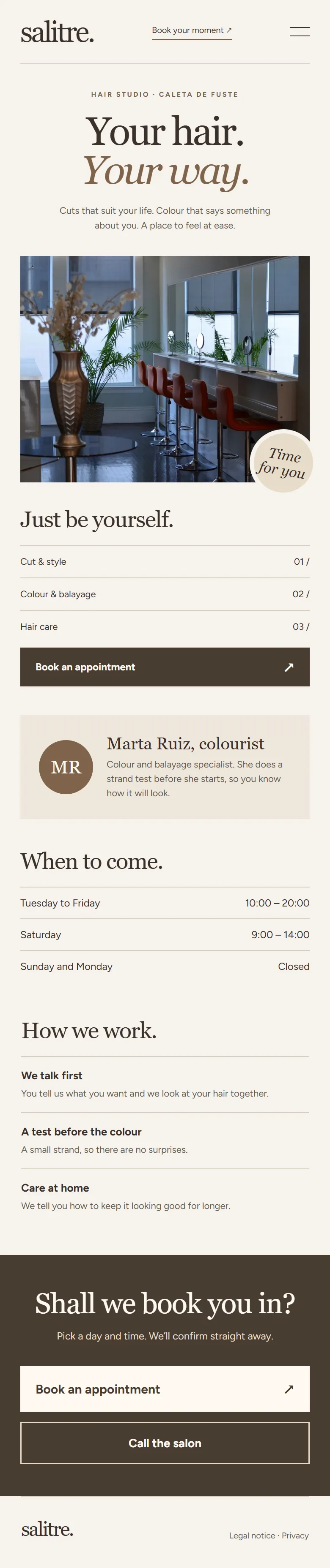 Salitre's website (hair salon) on a phone